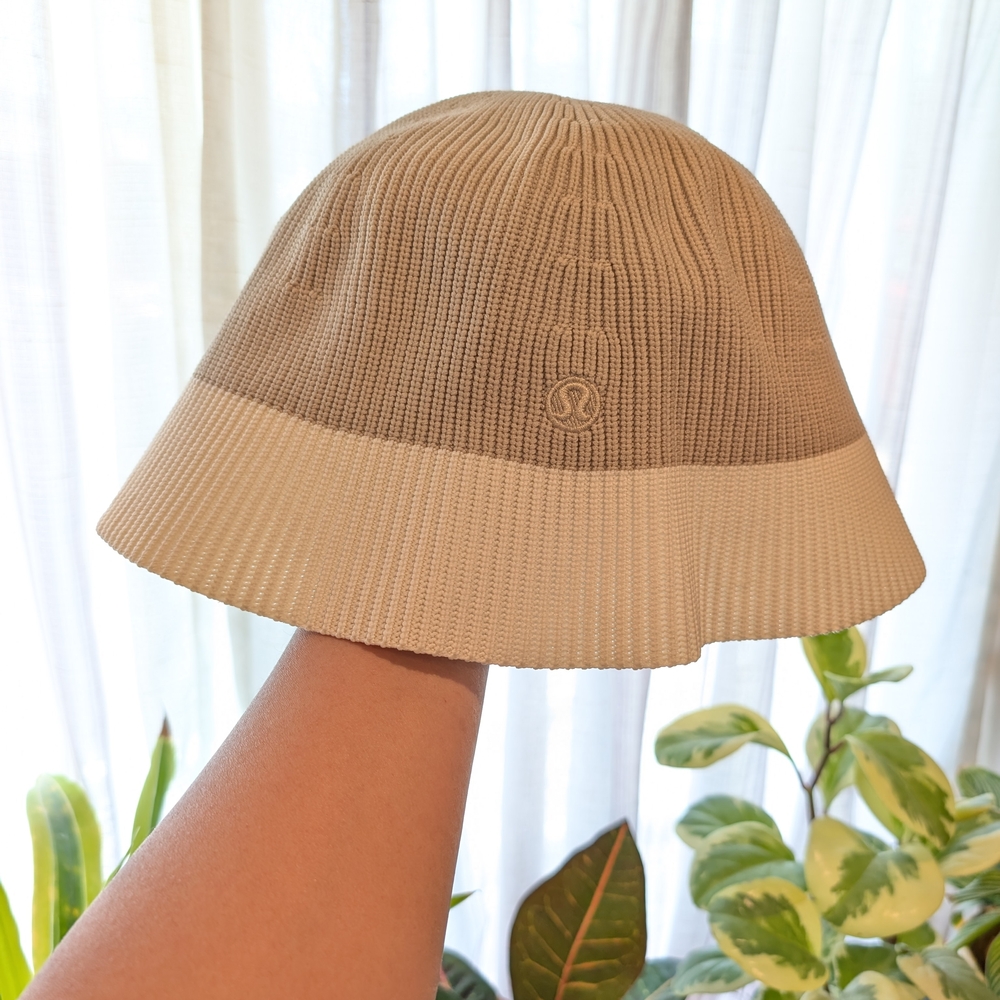 lululemon athletica Two-Tone Knit Bucket Hat - Cream & Beige - Picture 3 of 4